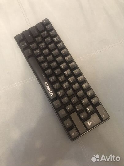 Клавиатура проводная и коврик для мыши