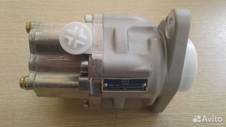 Насос гидроусилителя руля Мерседес Актрос A0034605