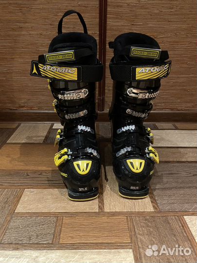 Горнолыжные ботинки atomic