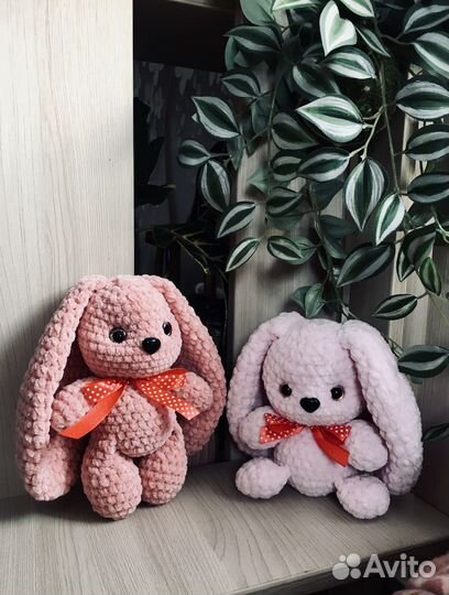 Вязаные зайчики ручной работы