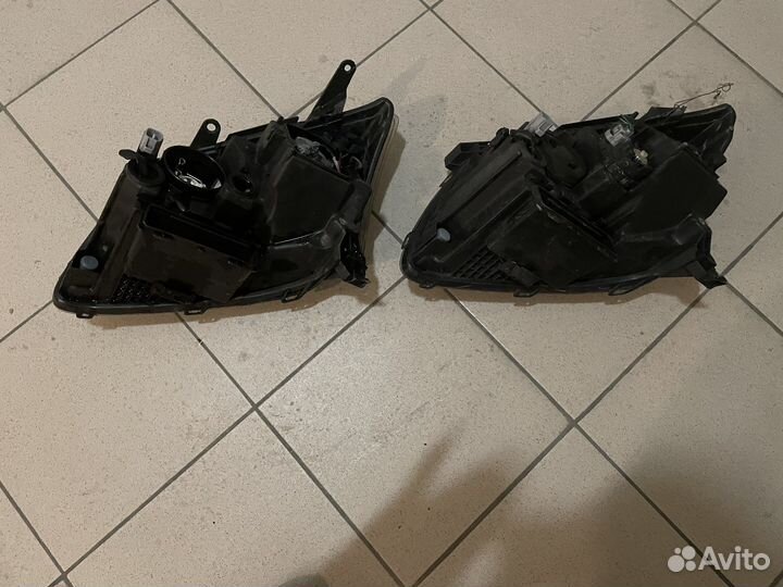 Фара правая toyota avensis 2