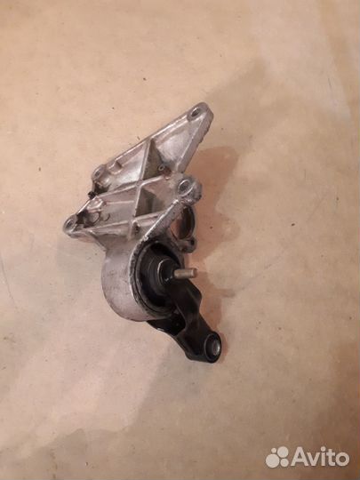 Кронштейн Промежуточного Вала Peugeot 206