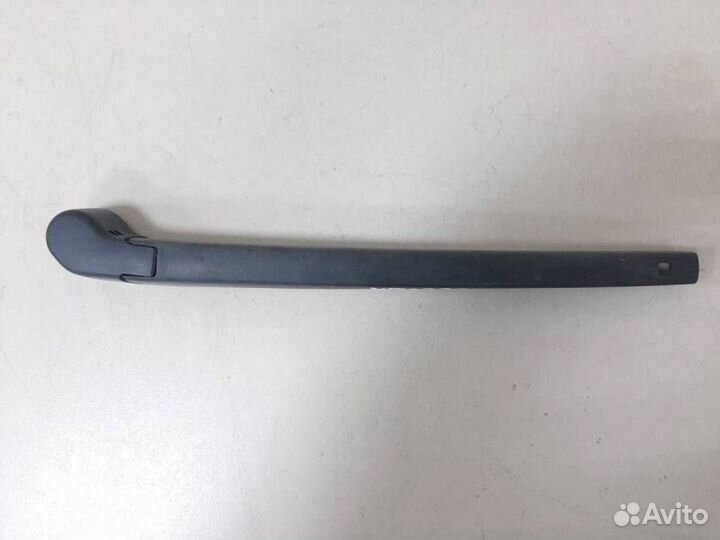 Поводок стеклоочистителя задний Skoda Rapid 2012-2