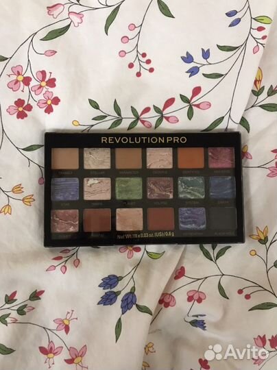 Палетка теней revolution pro