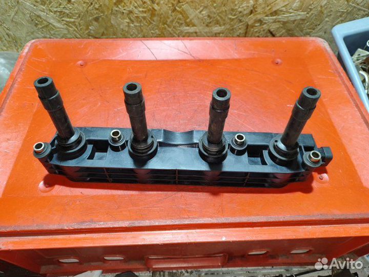 Катушка зажигания Opel Vectra B седан 1.6I X16XEL