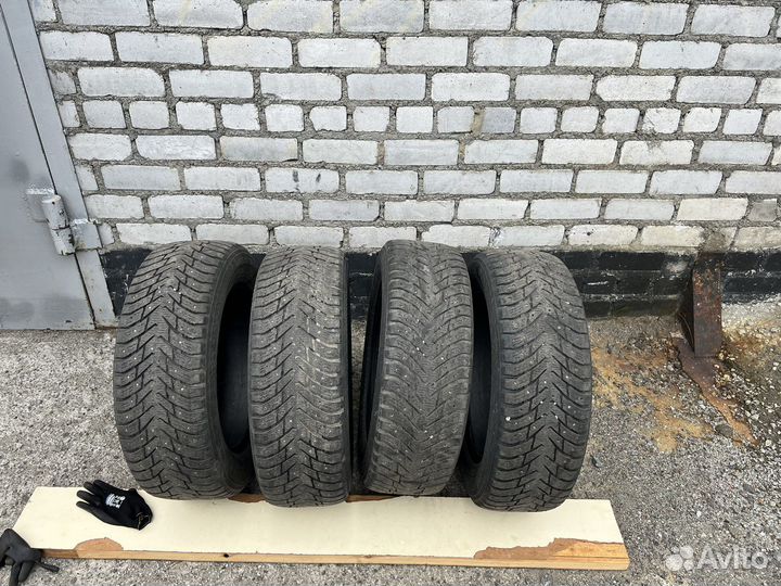 Nokian Tyres Hakkapeliitta 8 SUV 215/65 R17