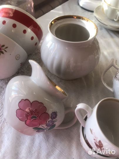 Чашки, сахарницы