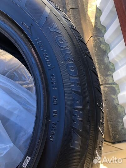 Yokohama Parada Spec-X PA02J 225/65 R17