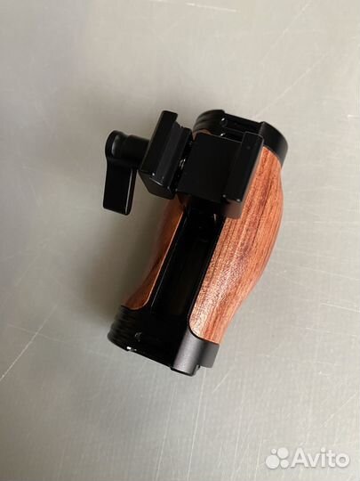 Боковая ручка для камеры