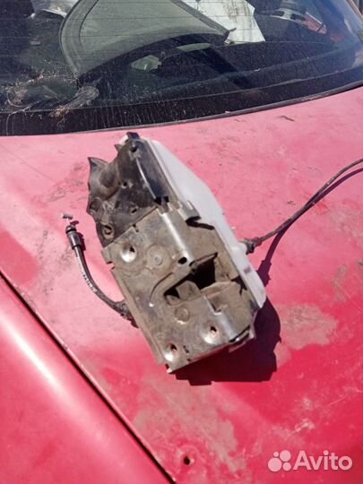 Замок передней двери правый Renault Megane2