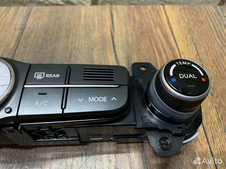 Hyundai Equus Блок управления климат. установкой