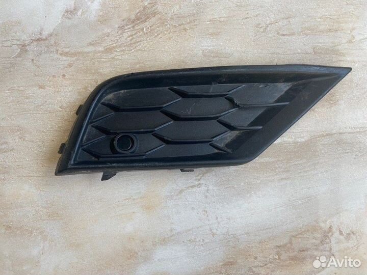 Решетка бампера передняя правая Volkswagen Tiguan