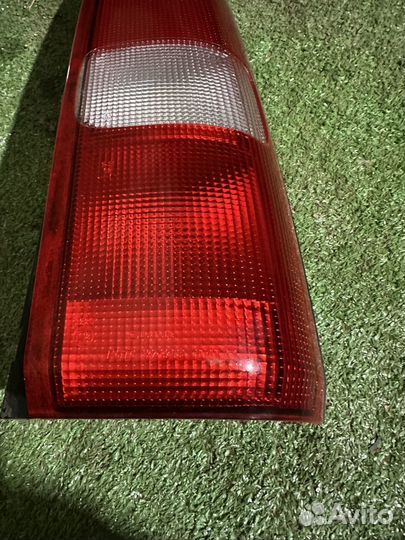 Фонарь правый Suzuki Jimny