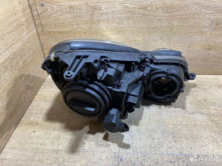 Фара передняя левая Mercedes W211 дорест 142178