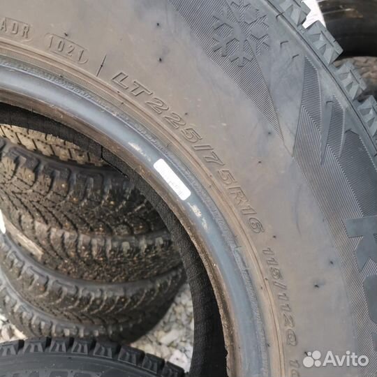 Roadstone Winguard WinSpike 225/75 R16