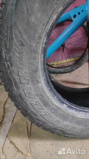 Bridgestone Blizzak DM-V1 265/65 R17