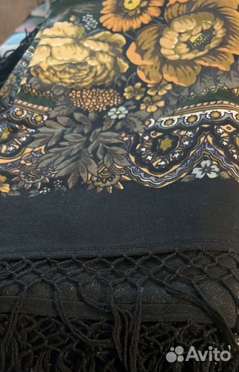 Павловопосадский шерстяной платок 150х150 бахрома