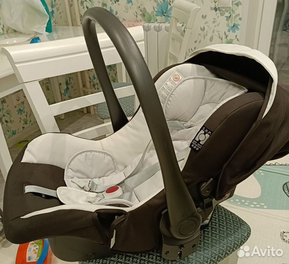 Детское автокресло-переноска Inglesina Huggy