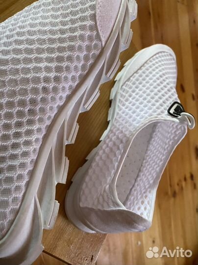 Спортивная обувь