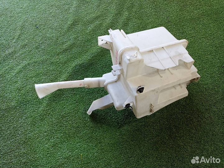 Бачок омывателя Nissan Teana J32