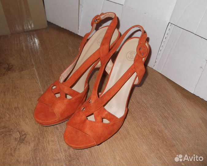 Высокий замшевый каблук Sp.Lion 40