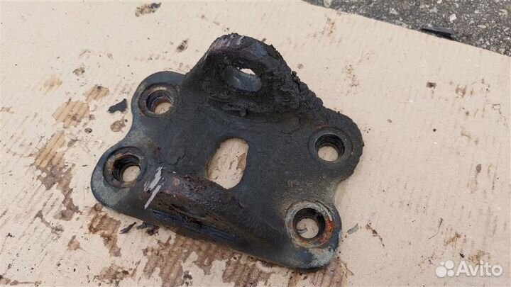 Кронштейн крепления передней рессоры Грузовые Ка