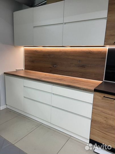 Кухня 2 метра белая новая