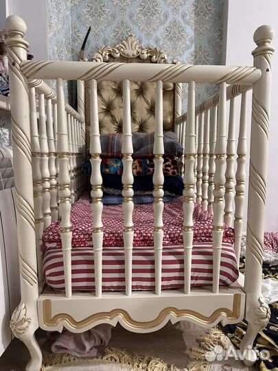 Детская кроватка