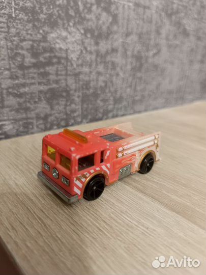 Hot wheels машинки