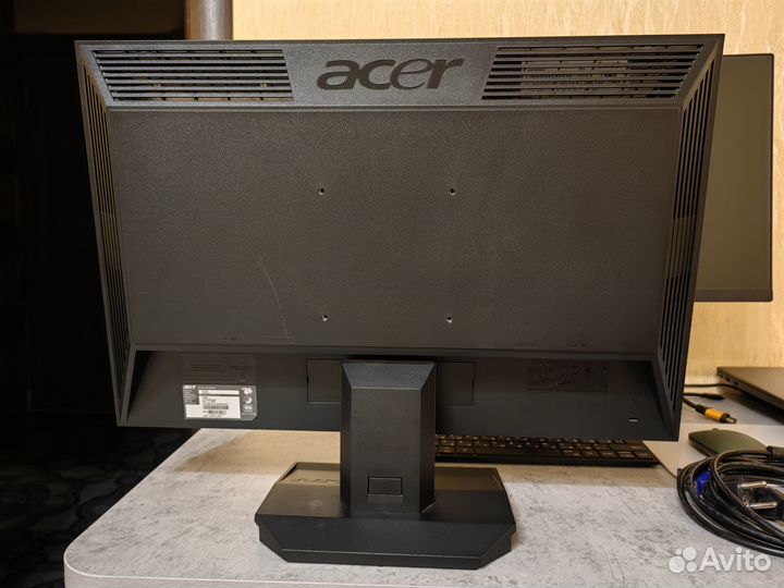 Монитор Acer V223W