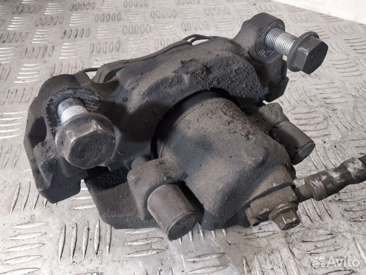 Суппорт передний левый Volkswagen Golf V 2.0