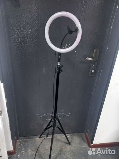Кольцевая лампа со штативом