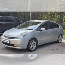 Toyota Prius 1.5 CVT, 2006, 253 484 км, с пробегом, цена 698 000 руб.