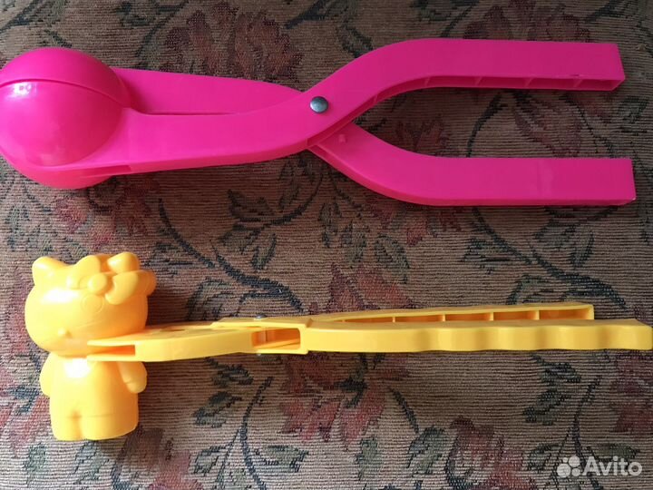 Снежколепы шарик и hello kitty