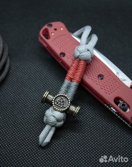 Темляк для ножа из паракорда 