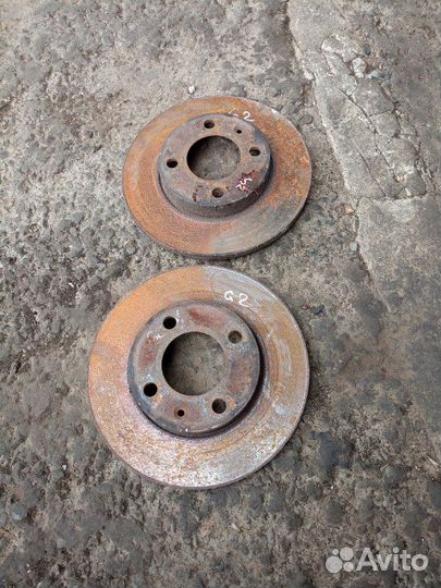 Диск тормозной передний Volkswagen Golf MK2