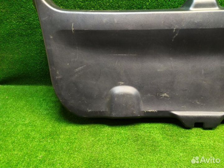 Обшивка двери багажника Ford Maverick TM1 GZ 2006