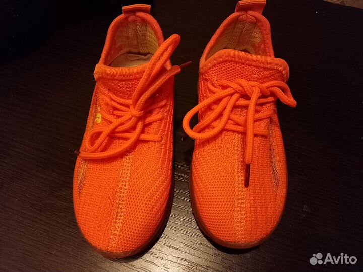 Кроссовки для девочки