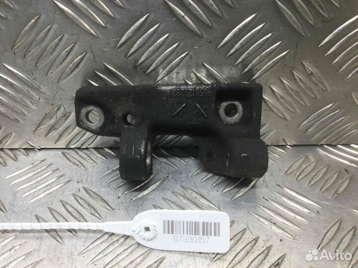 Кронштейн генератора Peugeot Expert 9656125280 9H0