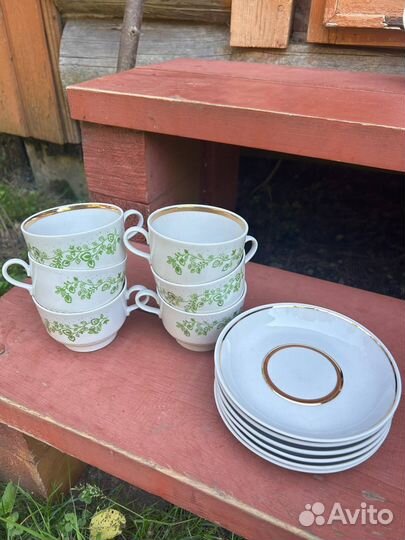 Комплект чашек и блюдец (по 6 штук)