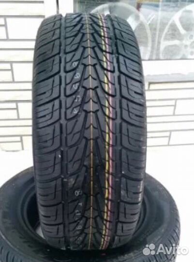 Nexen Roadian HP 305/45 R22