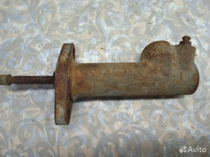 Цилиндр сцепления рабочий Volkswagen Passat B3