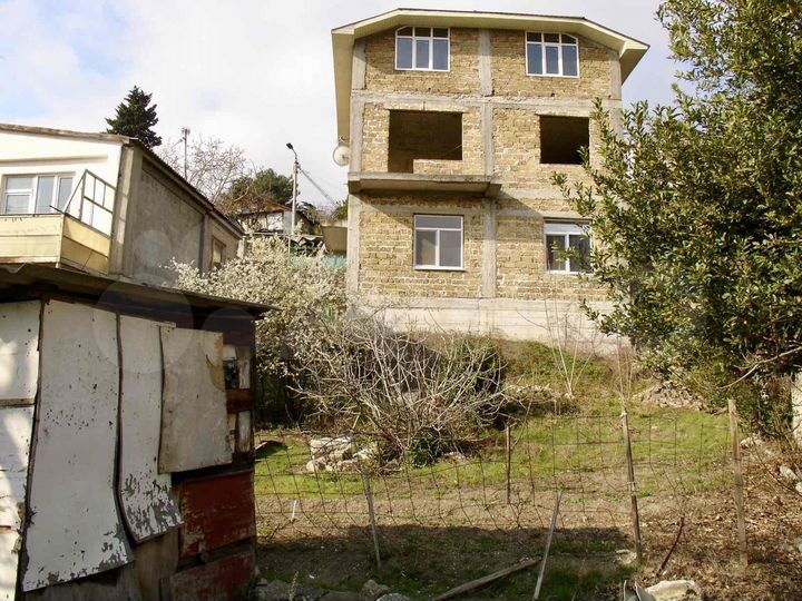 Дом 247 м² на участке 6 сот.