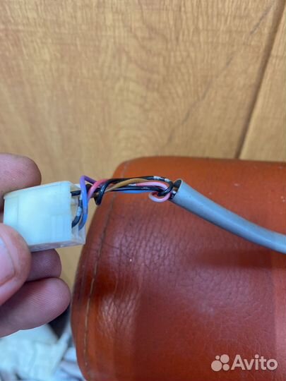 Toyota avensis verso левое боковое зеркало