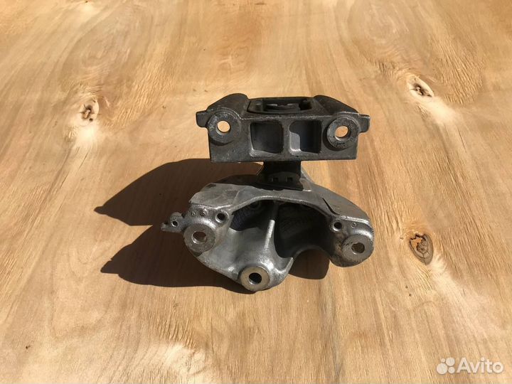 Подушка двигателя АКПП левая Honda CR-V 3 RE3