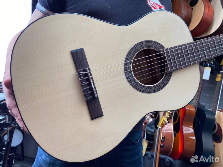 Классическая гитара 3/4