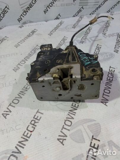 Замок двери задний левый Opel Corsa (D) Iv