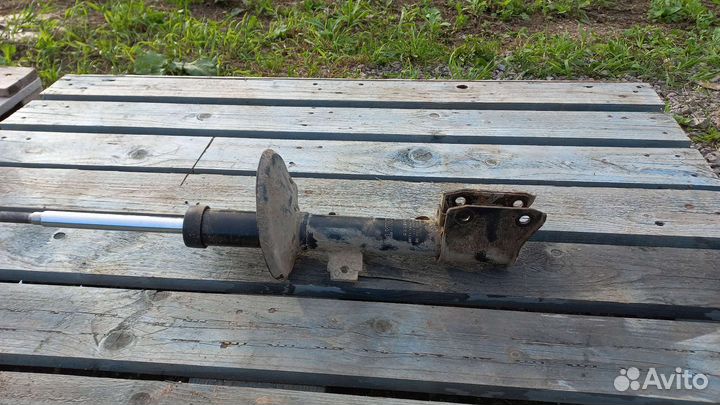 Амортизатор Lynx Дастер правый