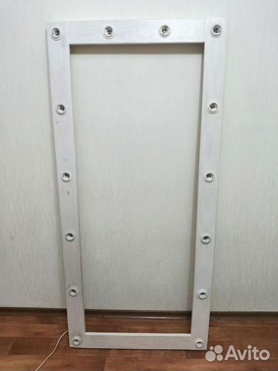 Основание для гримерного зеркала