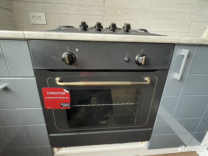 Продам угловую кухню